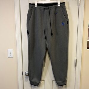 Nike Men's Gray Jogger Pants